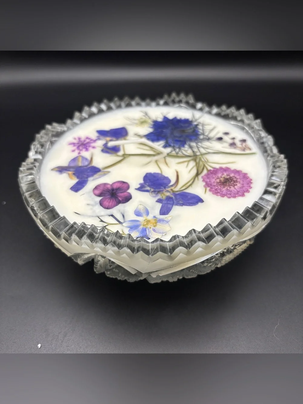 Botanical Soy Candle in Decorative Glass Bowl - Cream with Floral hm Top